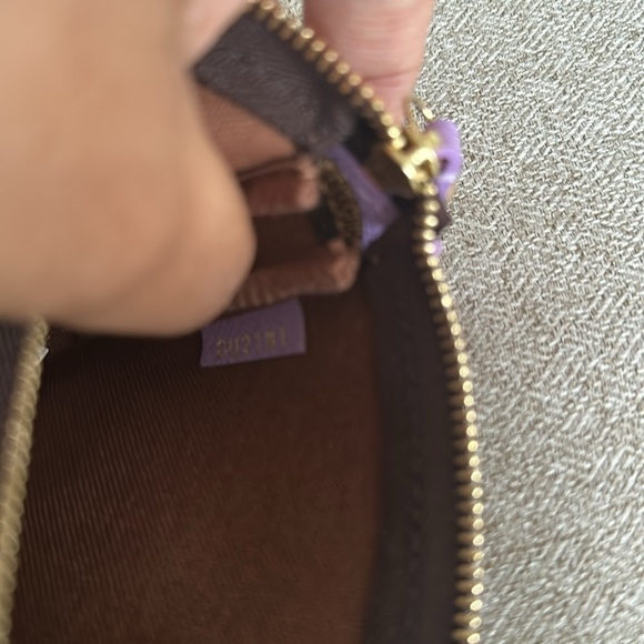 Louis Vuitton Damier Mini Pochette - Picture 13 of 17